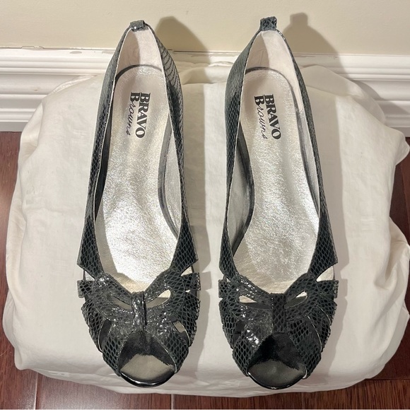 Bravo Browns open toe black low heel Size 8.5 - Picture 3 of 8